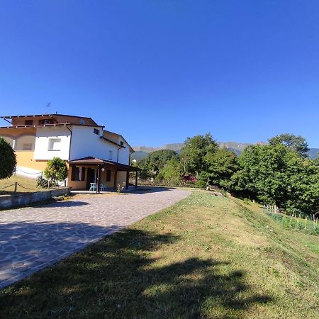 לינה וארוחת בוקר Villa Minozzo Il Golfarone מראה חיצוני תמונה