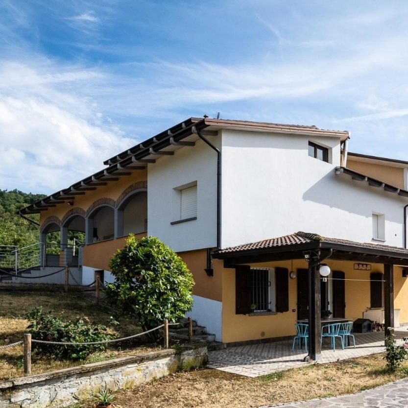 לינה וארוחת בוקר Villa Minozzo Il Golfarone מראה חיצוני תמונה